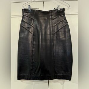 Danier Black Leather Pencil Skirt, Size 8 (but fits like 6)